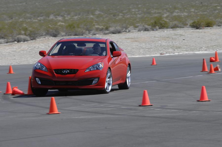  Hyundai Genesis Coupe 2010 года  (фото 276 из 300)